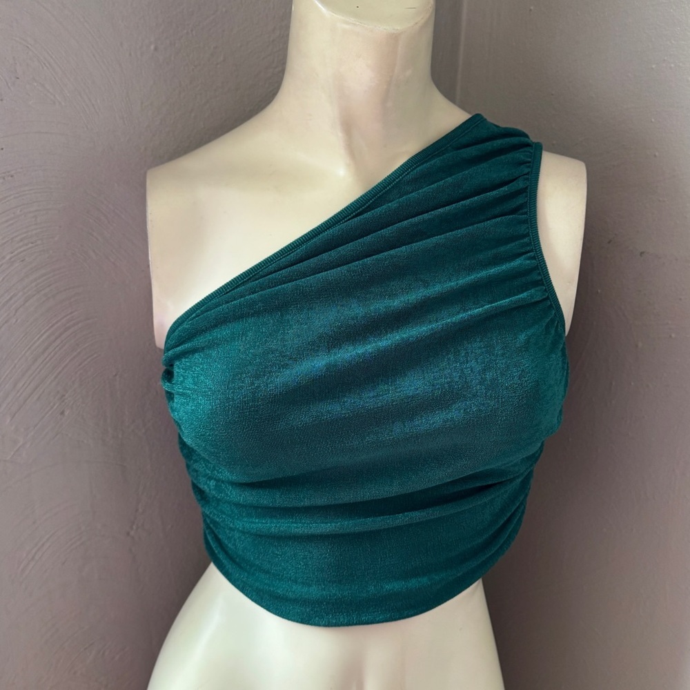 HELLO MOLLY emerald green asymmetrical cropped halter size small nwt